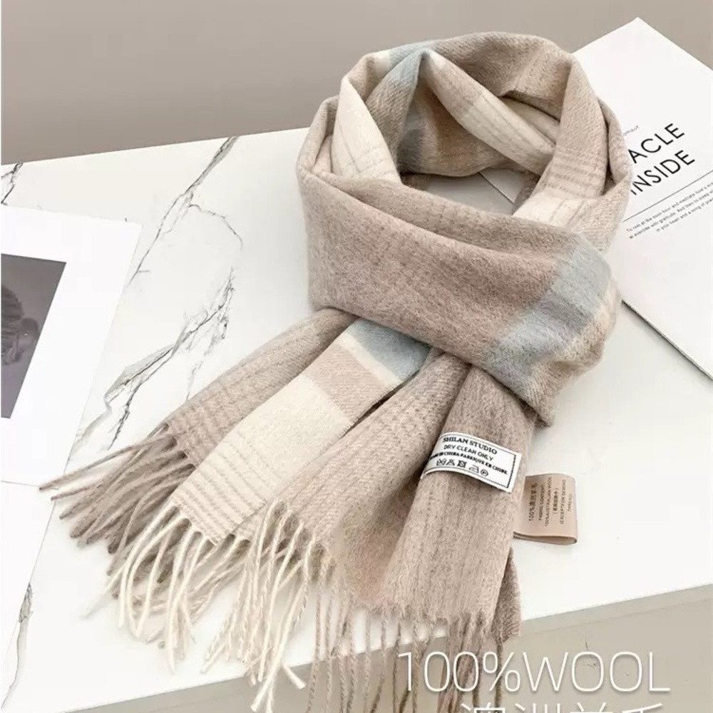 100% wool Elegant Beige Wool Scarf